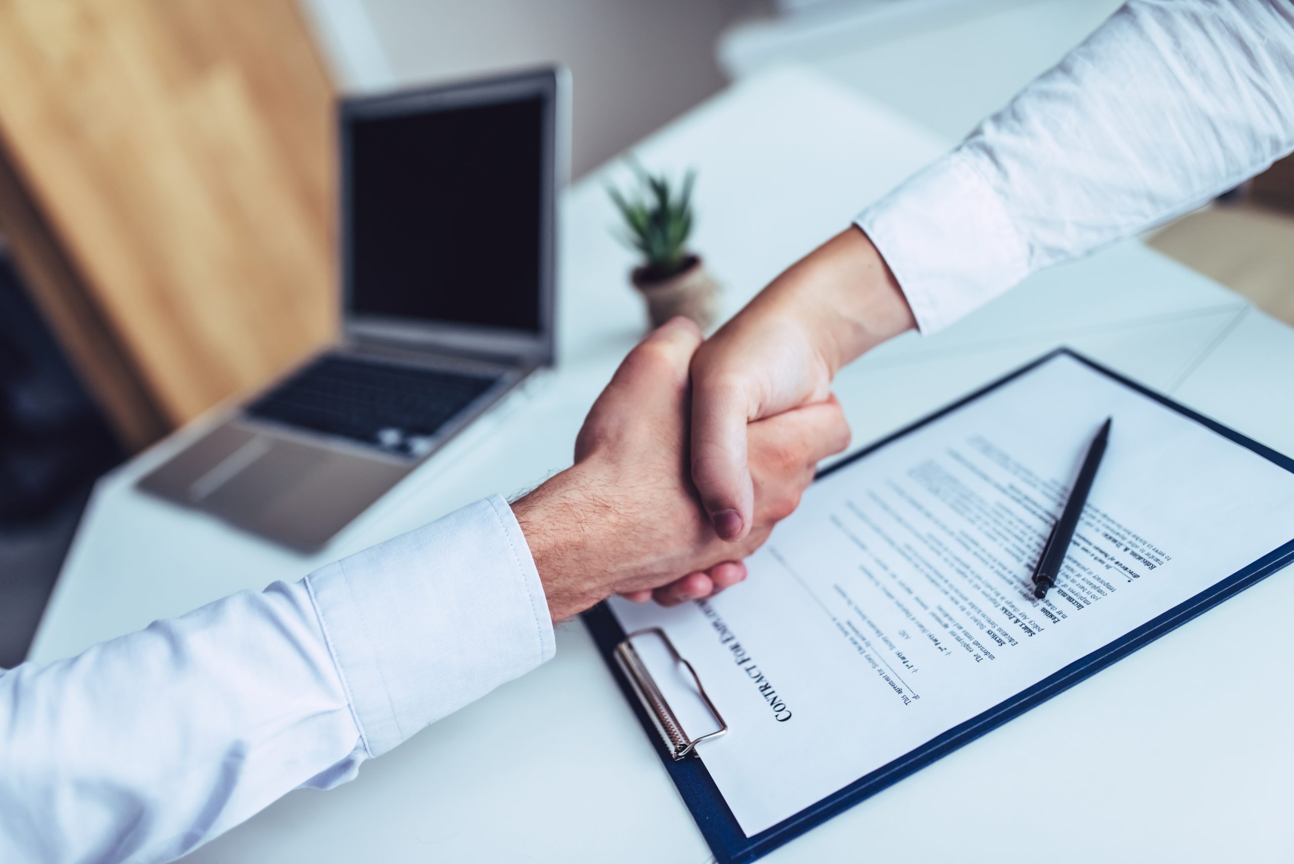 Having the right contracts – tips for SMEs